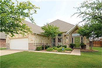 2nd image of 121 Castle Pines Dr