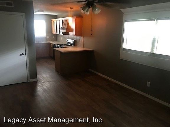 2nd image of 1320 N Oakland Ave APT 18