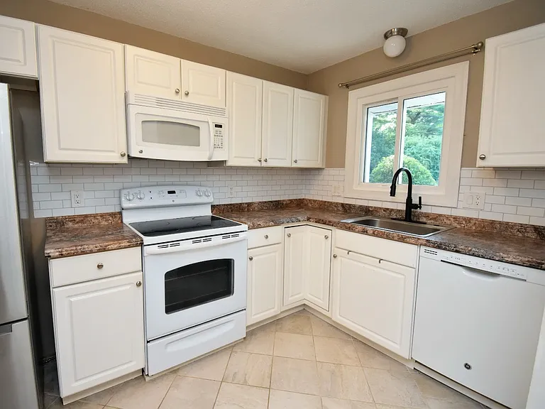 410 Emmett St #77 — Photo 5