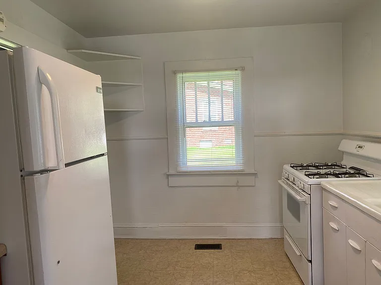 1317 Highland Dr — Photo 7