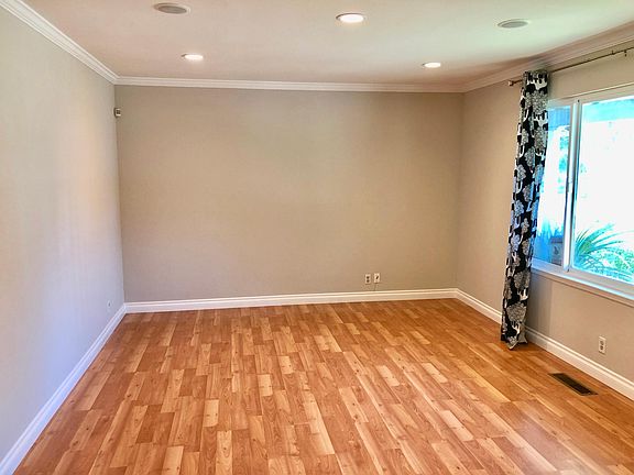 4th image of 196 Sand Blossom St