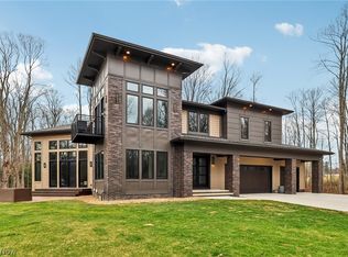 10716 Mulberry Rd, Chardon, OH 44024
