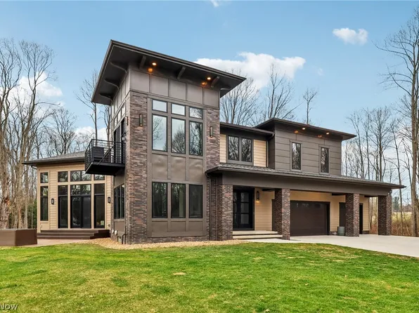 10716 Mulberry Rd, Chardon, OH 44024