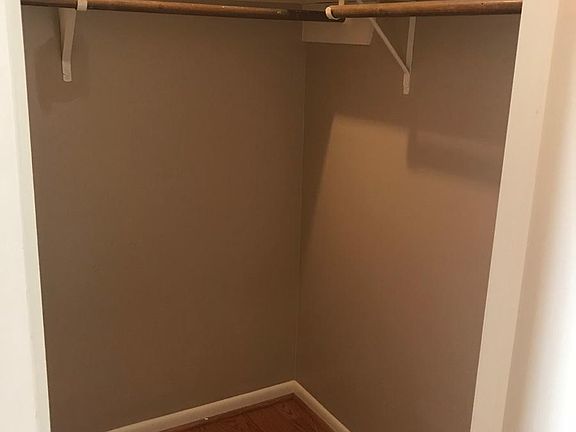 4th image of 1008 Rushwood Dr