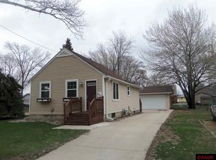 1024 Quincy St, North Mankato, MN 56003