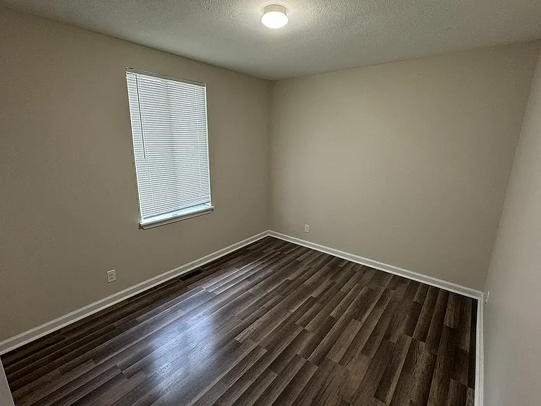 404 N Magnolia Dr — Photo 11