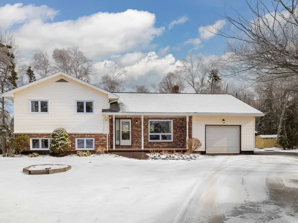 26 Langley Rd, Stratford, PE C1B 2K3