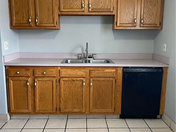 4th image of 23756 Banbury Cir APT 4