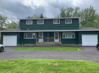 1813 Cold Springs Rd, Liverpool, NY 13090