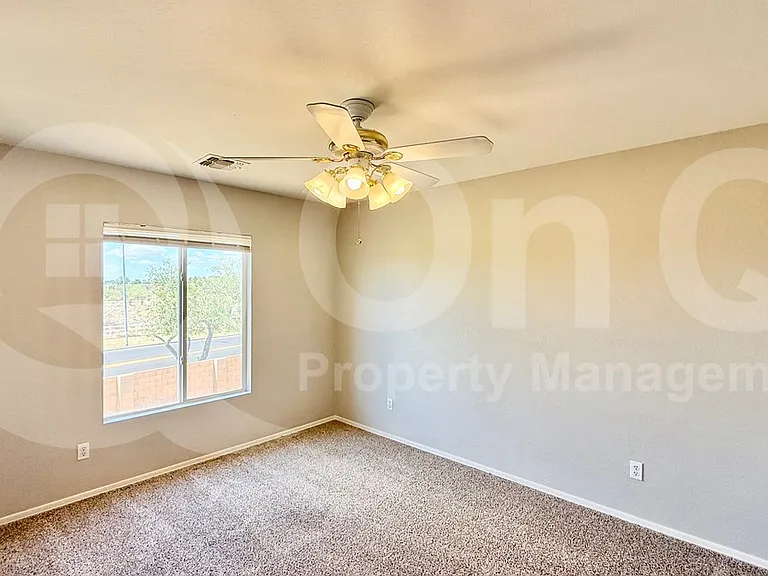10464 N 116th Ln — Photo 17