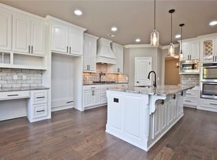 4805 S Inglewood Rd, Rogers, AR 72758