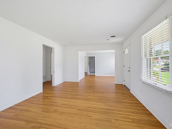 4th image of 3551 Bonner Rd