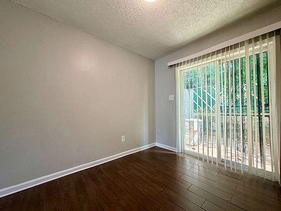 4th image of 684 Hobbs Dr