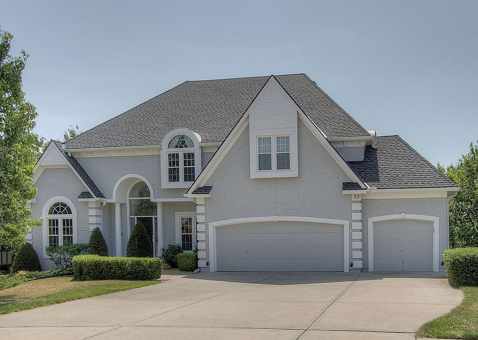 6705 NW Monticello Terr