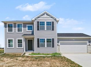 1334 Clairmont Ave, Napoleon, OH 43545