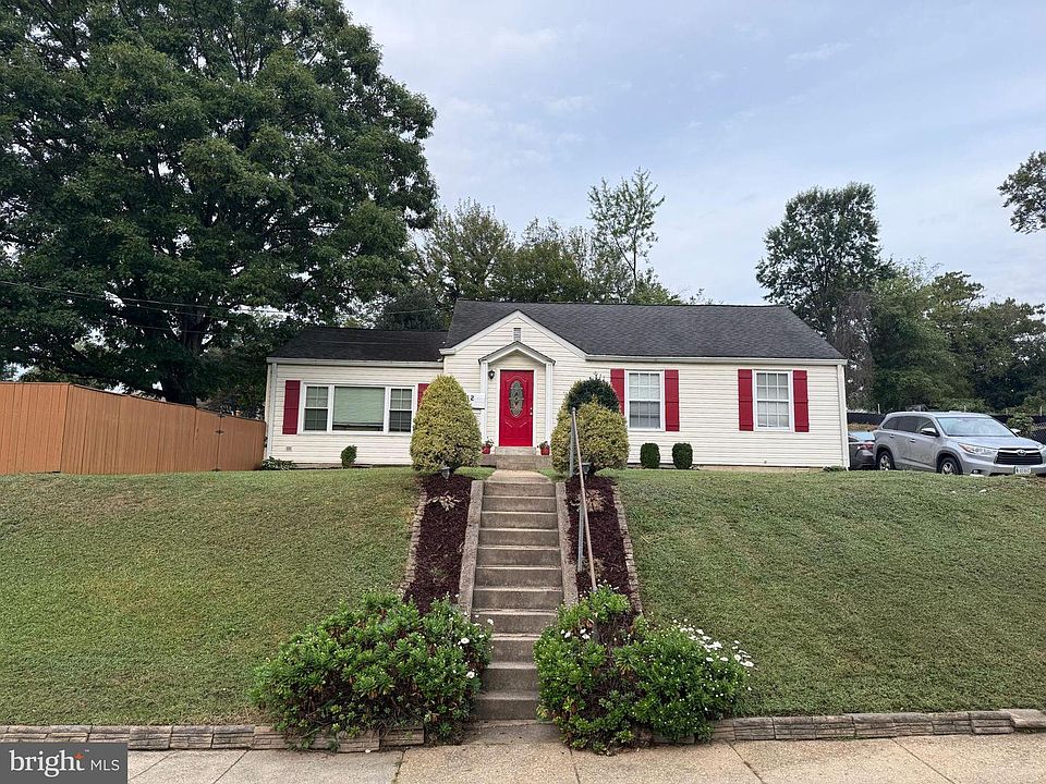 1st image of 2112 Pimmit Dr