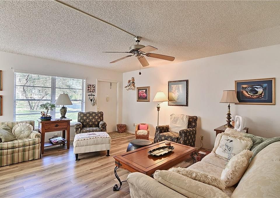 1st image of 4 Vista Gardens Trl