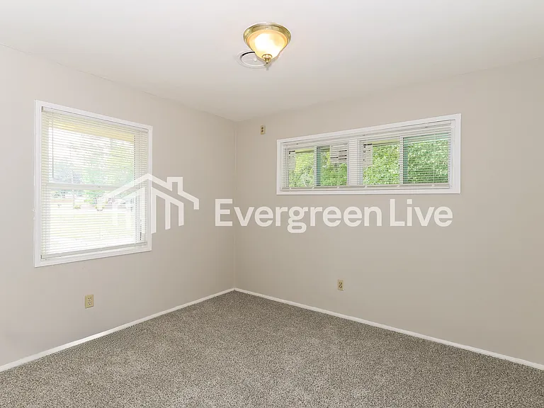 1840 Derby Dr — Photo 11