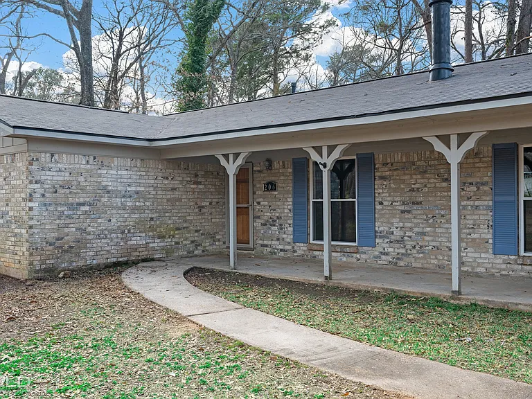 206 Sweetgum Dr — Photo 4