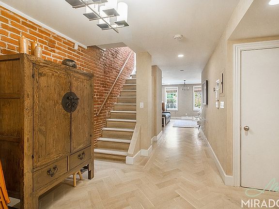 4th image of 271 Bleecker St #2