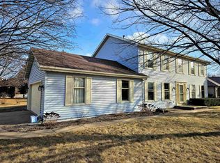 882 Wylde Oak Dr, Oshkosh, WI 54904