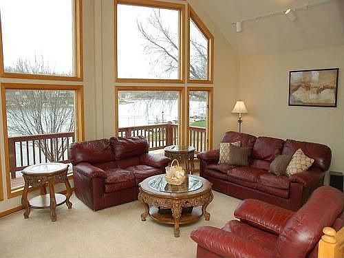 4th image of 1002 Beaver Lake Blvd