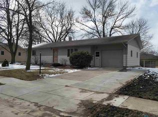 1104 5th Ave SW, Pipestone, MN 56164