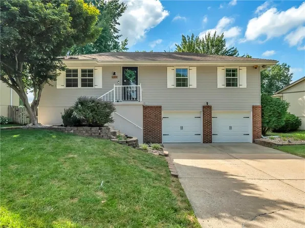 1923 SW 5th St, Lees Summit, MO 64081