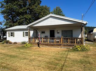 6075 E State Rd, Newcomerstown, OH 43832