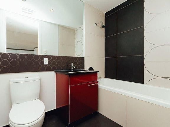 3rd image of 114 Troutman St #2B