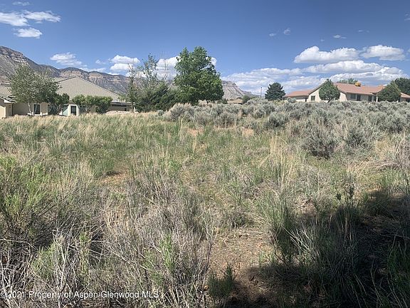 4th image of 28 Battlement Creek Trl