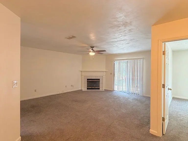 4414 Stratfordshire Ct — Photo 7
