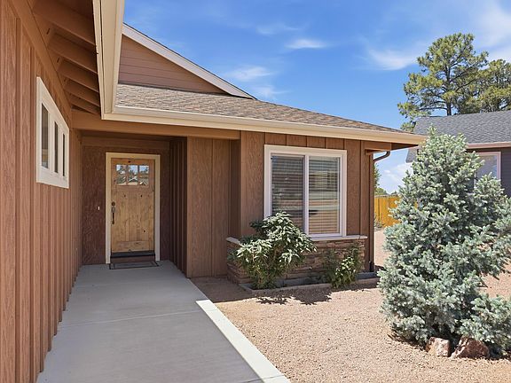 3rd image of 412 S Forest Ridge Ct