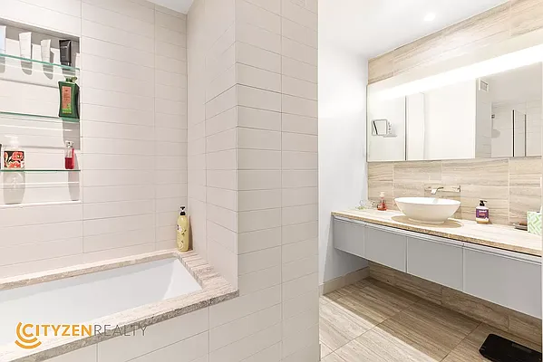 Rented by City Zen Realty | media 6