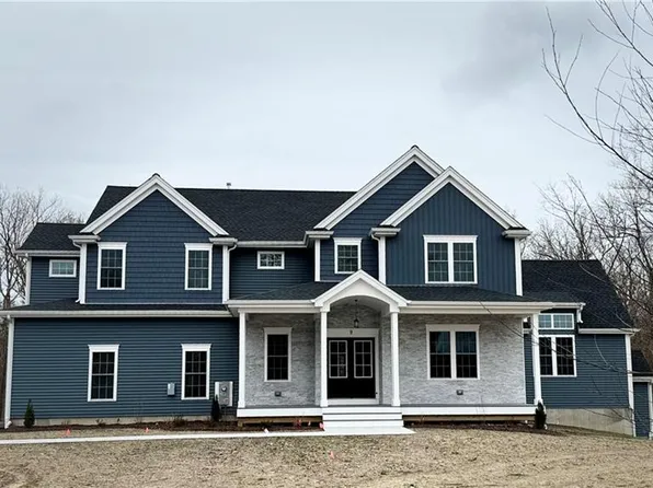 9 Lyn Ct, Cumberland, RI 02864