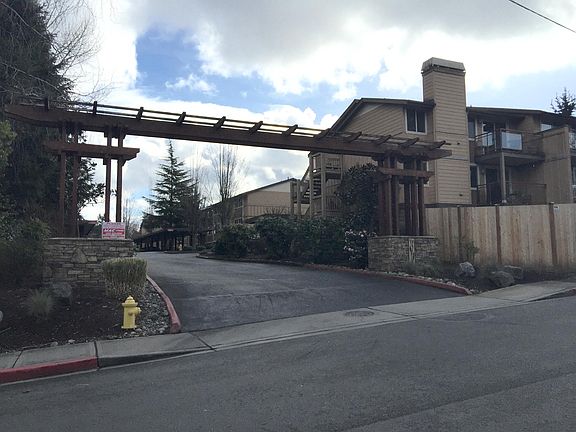 3rd image of 8252 124th Ave NE #E 304