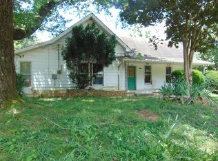 703 Buffalo Rd, Lawrenceburg, TN 38464