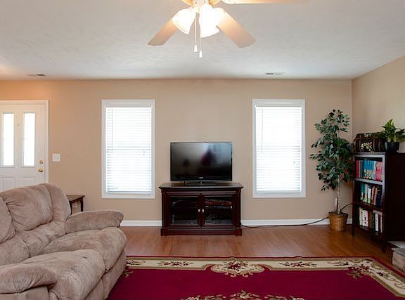 5th image of 320 Rock Creek Dr S