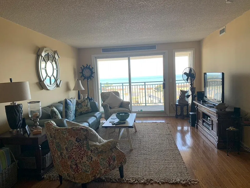 422 Ocean Blvd N