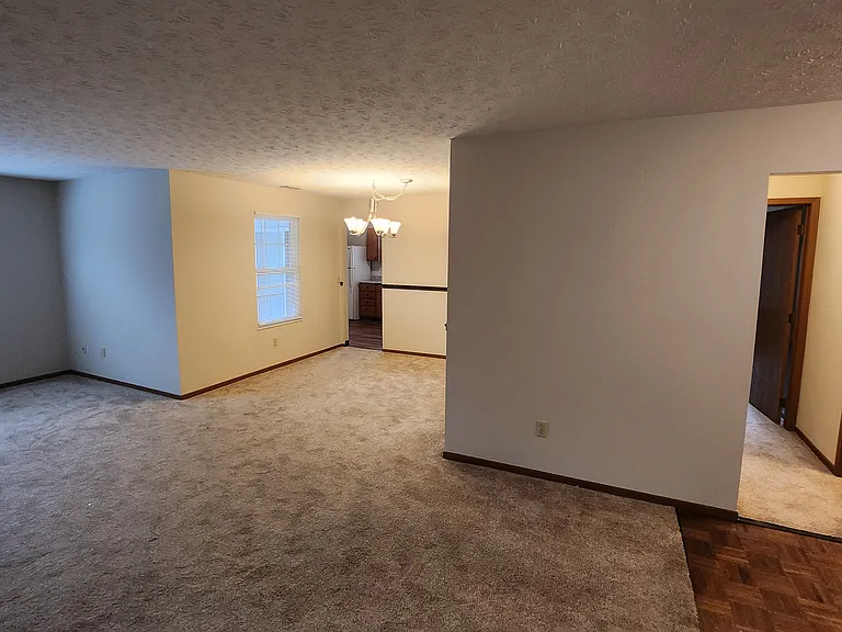 1154 Witt Rd — Photo 4