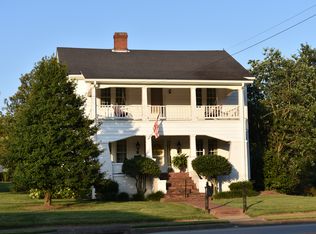 303 S Lincoln Blvd, Hodgenville, KY 42748