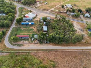 80 County Road 100, Floresville, TX 78114