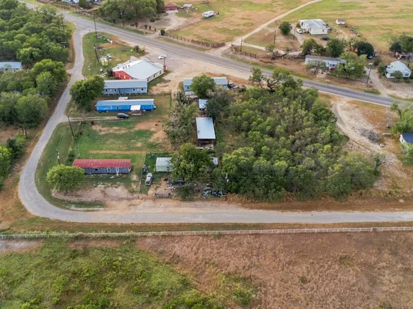80 COUNTY ROAD 100, Floresville, TX 78114