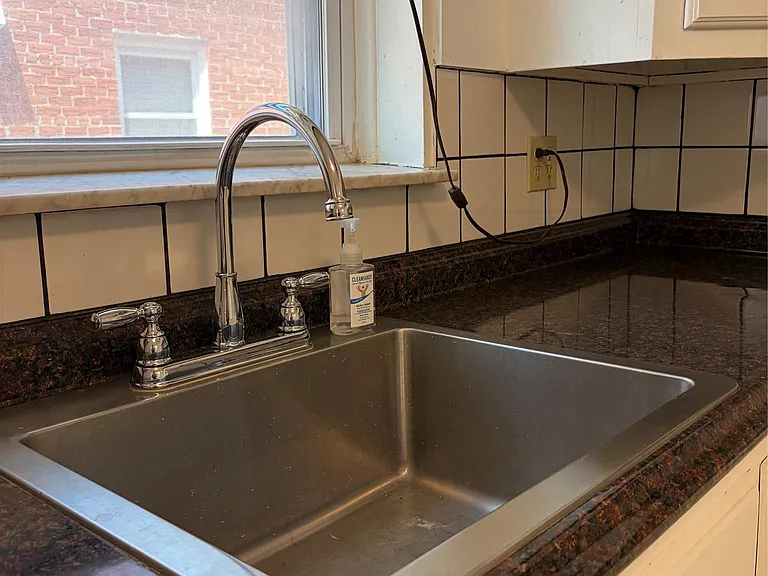 2735 Cropsey Ave #B — Photo 13