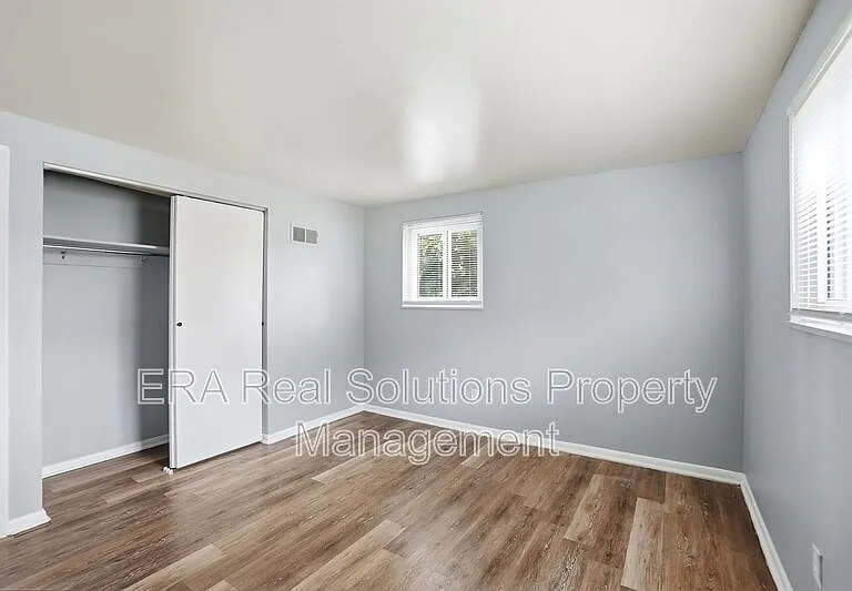 281 S Napoleon Ave #B — Photo 18