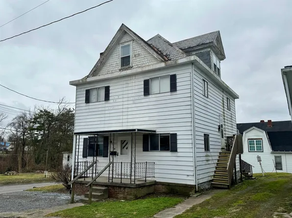818 Field St, Fairmont, WV 26554