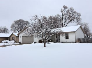 587 S Grant Ave, Janesville, WI 53546