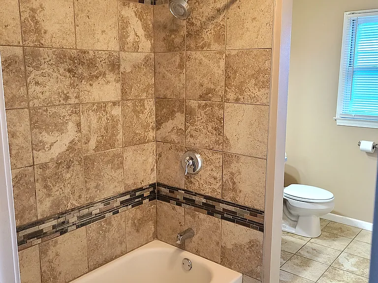 4038 W Green Tree Rd — Photo 7