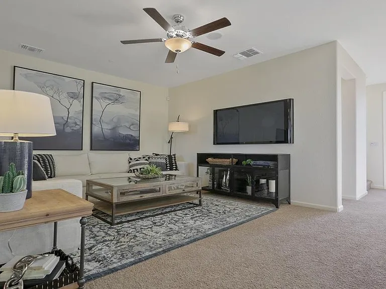 363 Sullivan Dr — Photo 5