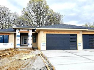 900 Foxglove Ln, Kearney, MO 64060